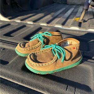 Toddler twisted X driving mocs